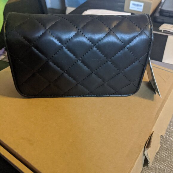 Badgley Mischka - Picture 2 of 8